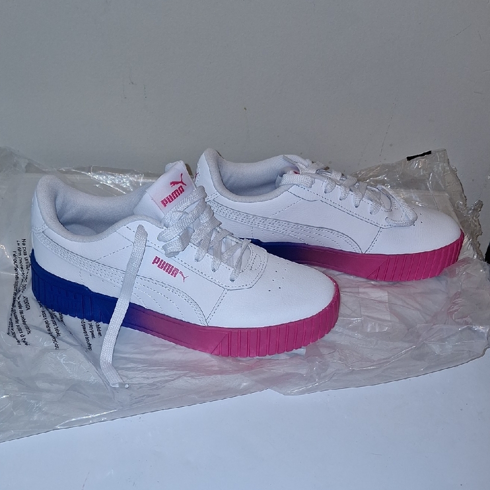NWOB Puma Women's White Sneakers with Pink and Blue Gradient Sole - Picture 2 of 7